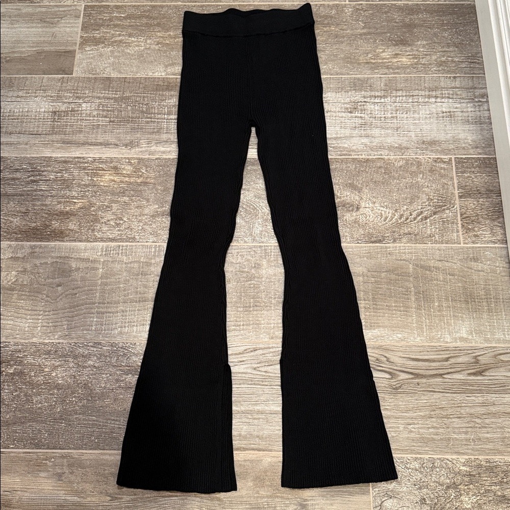 Le ORE ribbed knit flare leg Elegant Black Women's Pants - Picture 2 of 5